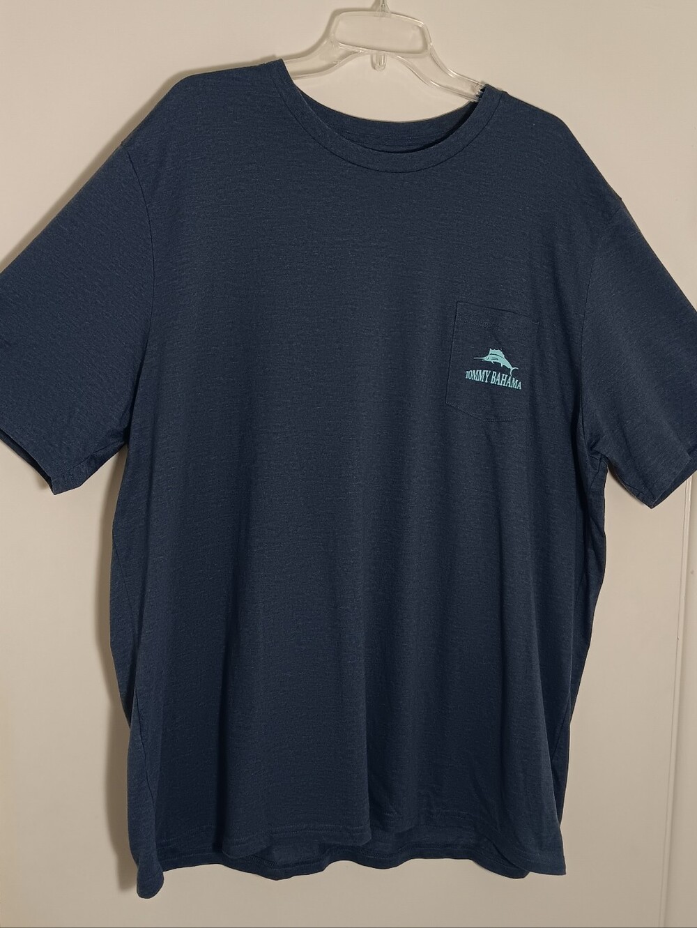Tommy Bahama Mens 3xl Has The Dog+ Football + Wine Graphic Called " RUMMING BACK
